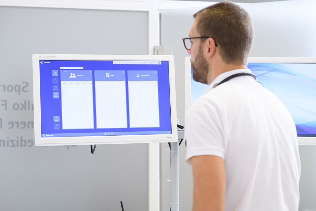 Doctor evaluates sports medicine sport medicin